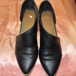 Universal thread booties size 7 1/2